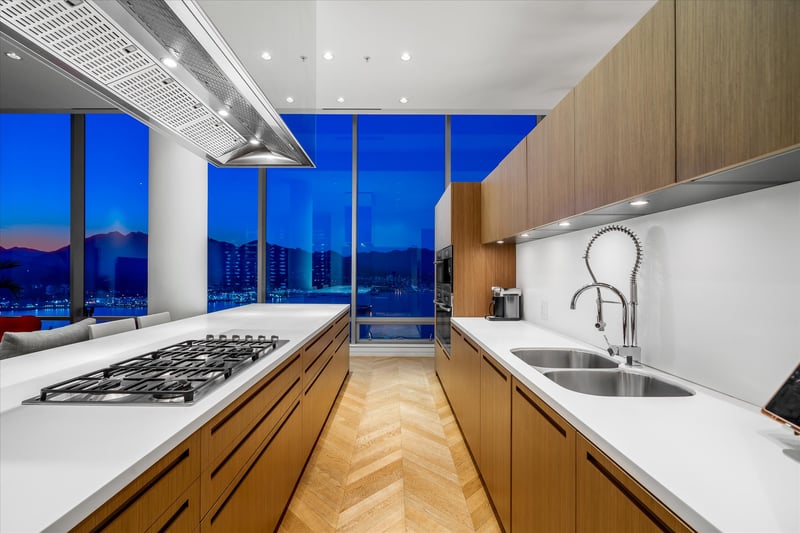 Luxury estate at PH2 1128 W. Georgia Street, Vancouver, BC — photo 14