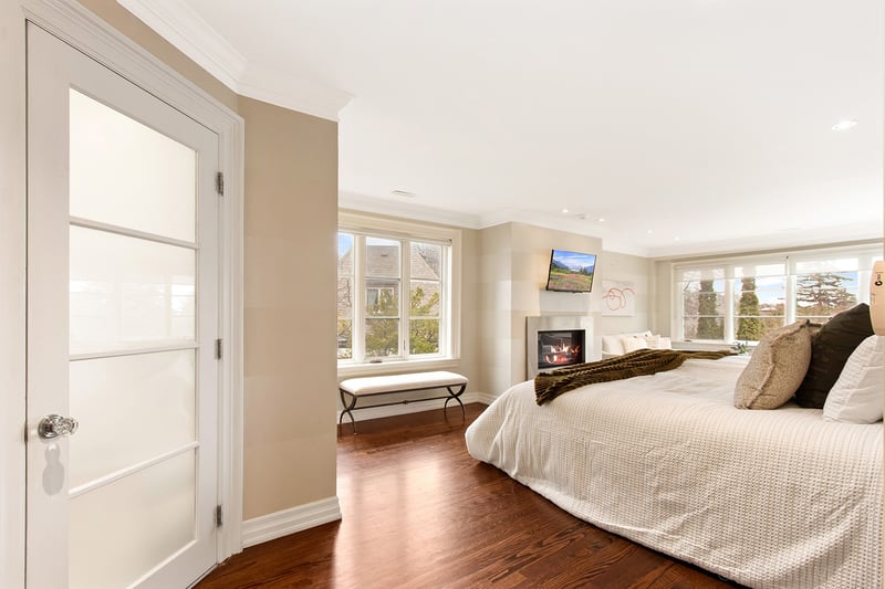 Luxury estate at 27 Strathgowan Crescent, Toronto, ON — photo 17