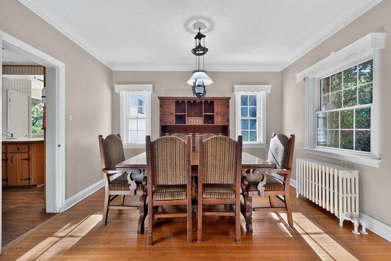 Luxury estate at 40 Pinewood Trail, Mississauga, ON — photo 7