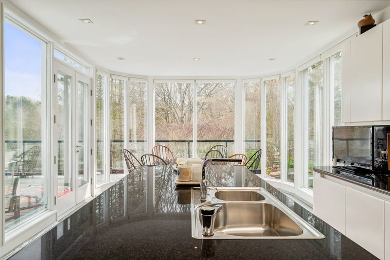 Luxury estate at 18 Timberglade Court, North York, ON — photo 19