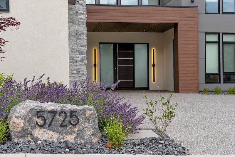 Luxury estate at 5725 Mountainside Drive, Kelowna, BC — photo 2