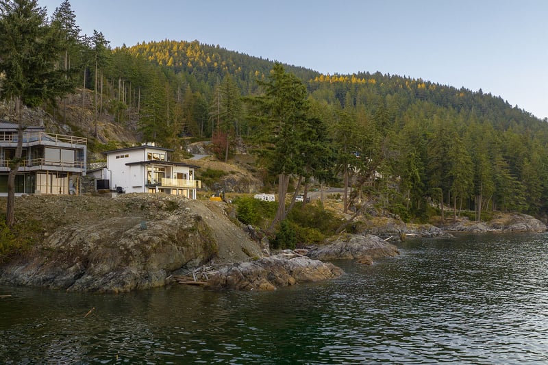 Luxury estate at 239 Shore Lane, Bowen Island, BC — photo 31