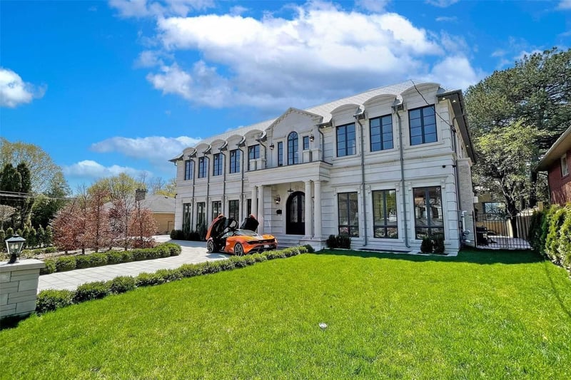 Luxury estate at 4 Sandfield Road, Toronto — photo 1
