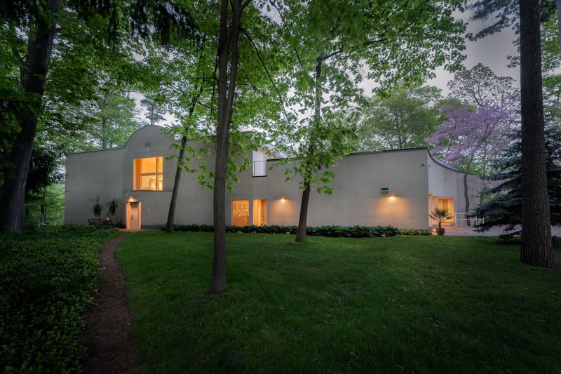 Luxury estate at 937 Whittier Crescent, Mississauga, ON — photo 28