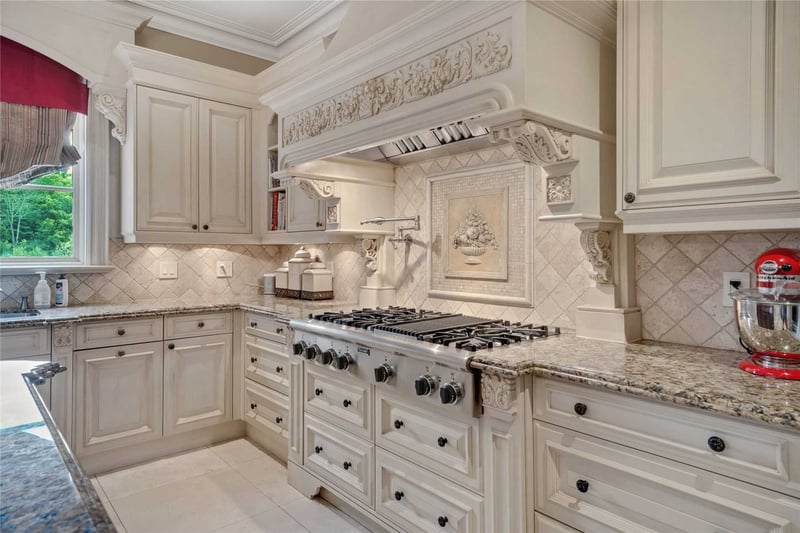Luxury estate at 76 Scotch Valley Drive, King City — photo 8