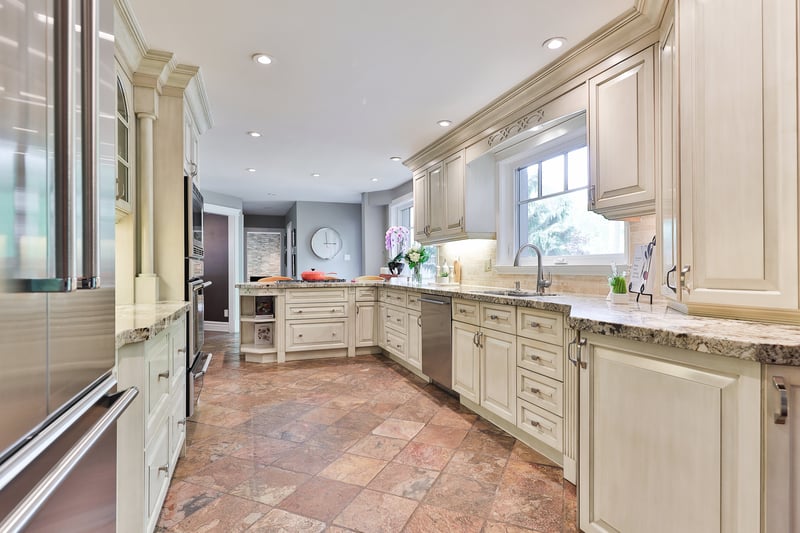 Luxury estate at 1293 Greenoaks Drive, Mississauga, ON — photo 6