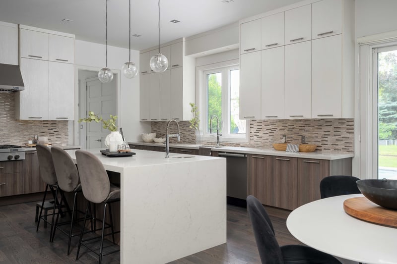 Luxury estate at 1025 Bridge Road, Oakville, ON — photo 11