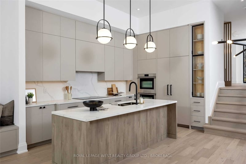 Luxury estate at 216 Delta Street, Etobicoke, ON — photo 5