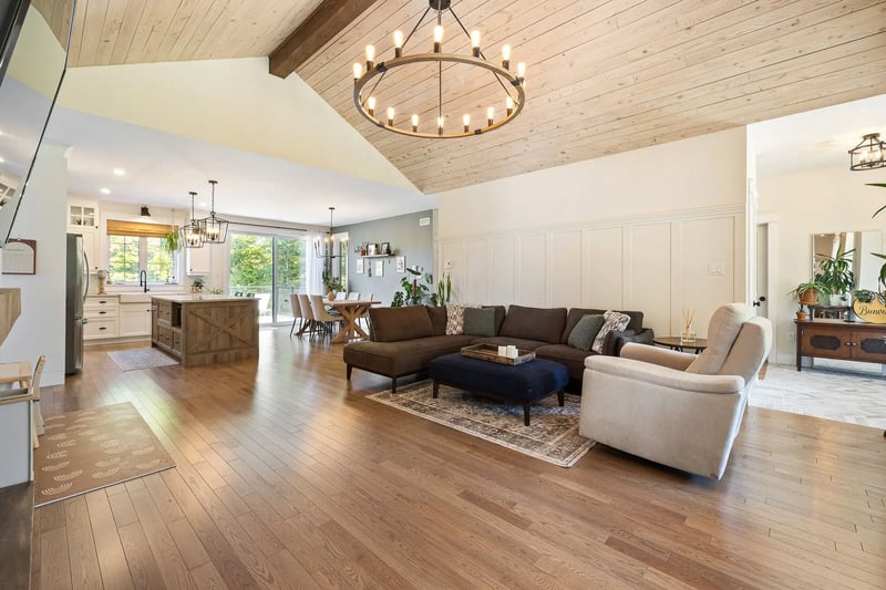 Luxury estate at 303 Rue Bergeron Est, Granby, QC — photo 9
