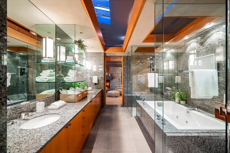 Luxury estate at West Bay, West Vancouver, BC — photo 41