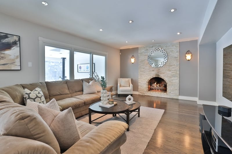 Luxury estate at 208 Mineola Road West, Mississauga, ON — photo 13