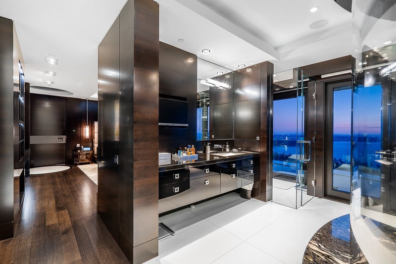 Luxury estate at 2408 Halston Court, West Vancouver, BC — photo 32