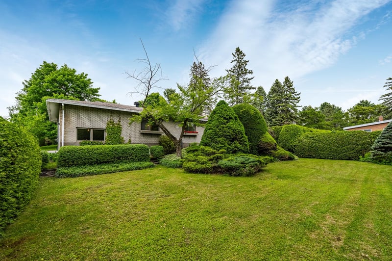 Luxury estate at 1759 Rue Southmount, St-Bruno-de-Montarville, QC — photo 24
