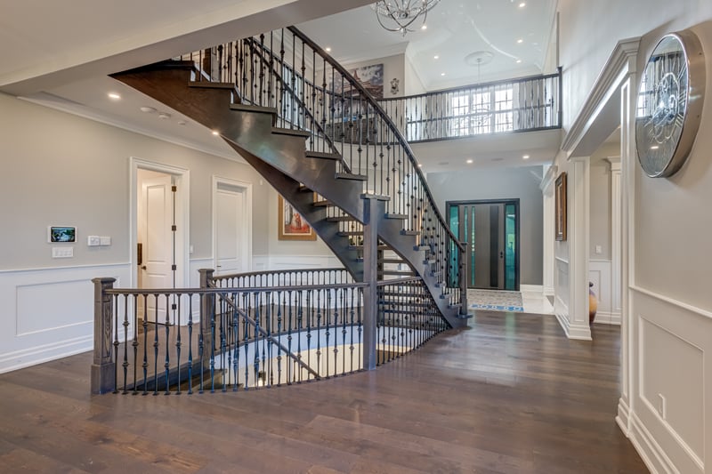 Luxury estate at 100 Seneca Drive, Hamilton, ON — photo 8