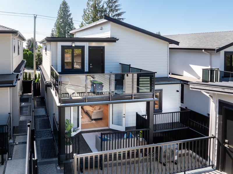 Luxury estate at 806 Montroyal Boulevard, North Vancouver, BC — photo 3
