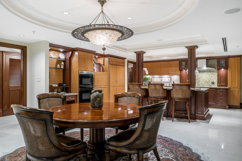 Luxury estate at PH 3000 1050 Burrard Street, Vancouver — photo 10