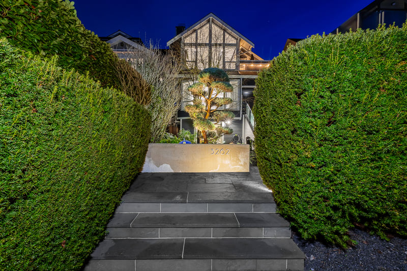 Luxury estate at 3262 West 1st Avenue, Vancouver, BC — photo 2