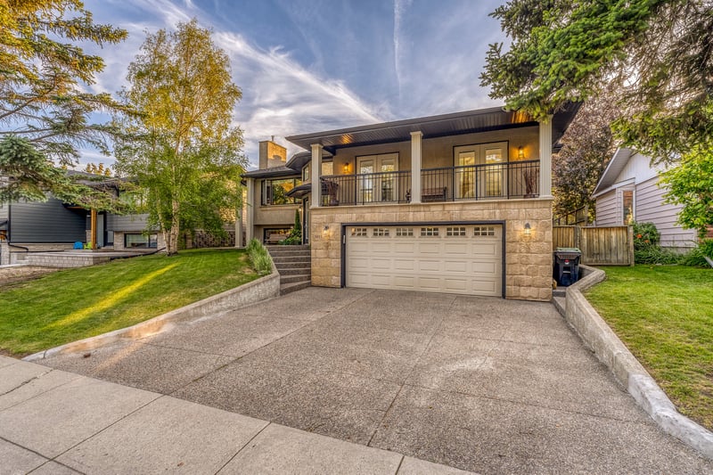 Luxury estate at 5011 Viceroy Drive Northwest, Calgary, AB — photo 2