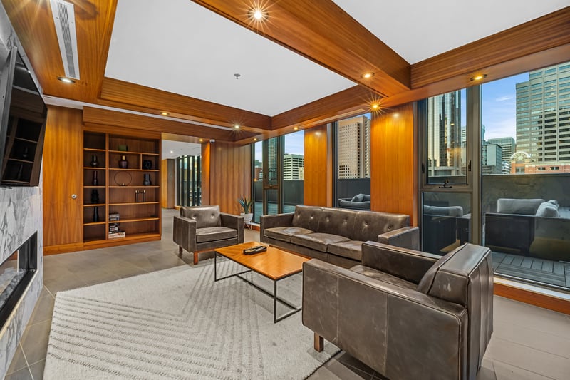 Luxury estate at 1010 6 Street Southwest unit 1202 — photo 12