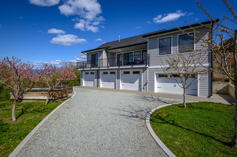 Luxury estate at 8000 Bench Row Road, Vernon, BC — photo 12