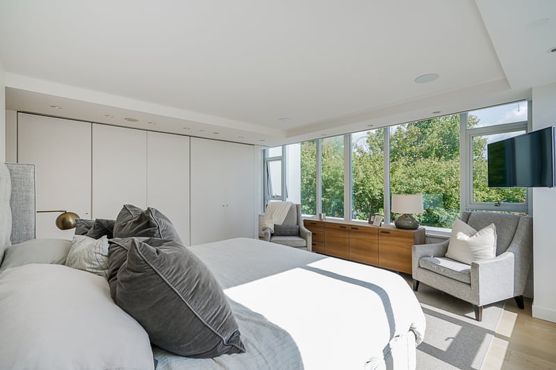 Luxury estate at 403 Beach Crescent, Vancouver, BC — photo 19