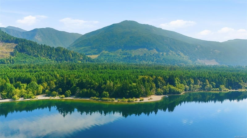 Luxury estate at 10780 North Shore Road, Youbou, BC — photo 15
