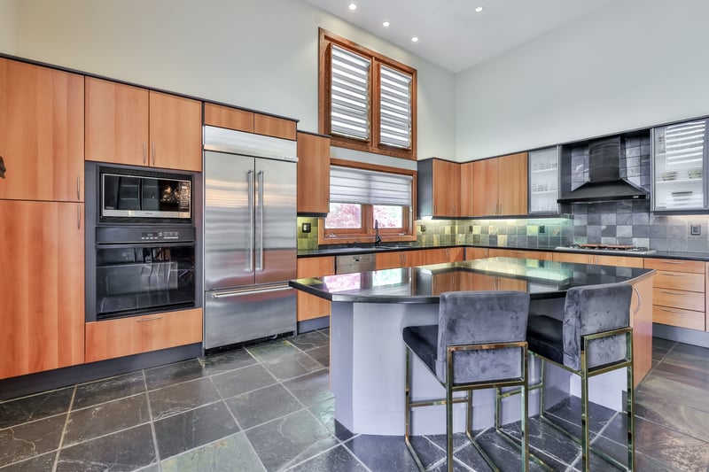 Luxury estate at 1188 Birchview Drive, Mississauga, ON — photo 9