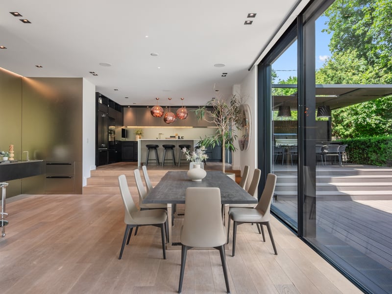 Luxury estate at 75 Ardwold Gate, Toronto, ON — photo 7