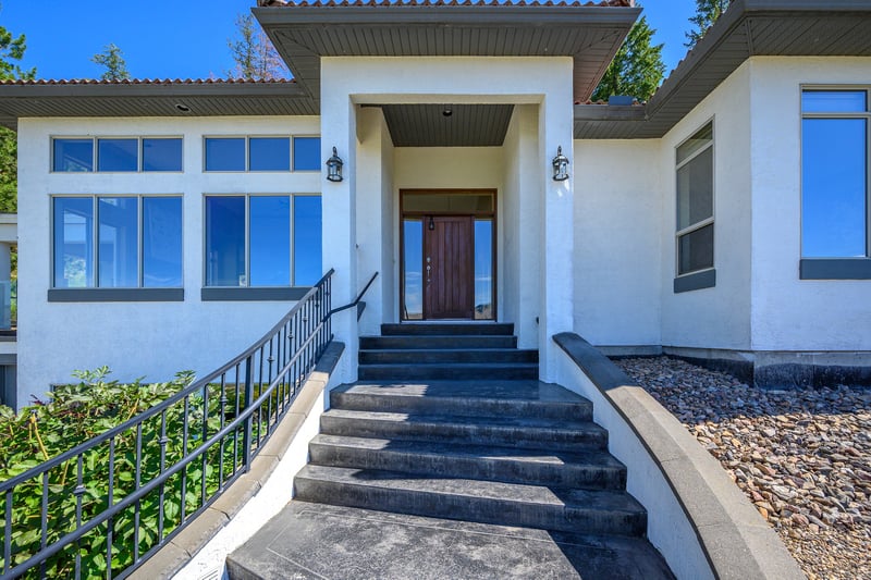 Luxury estate at 200 Melrose Court, Vernon, BC — photo 4