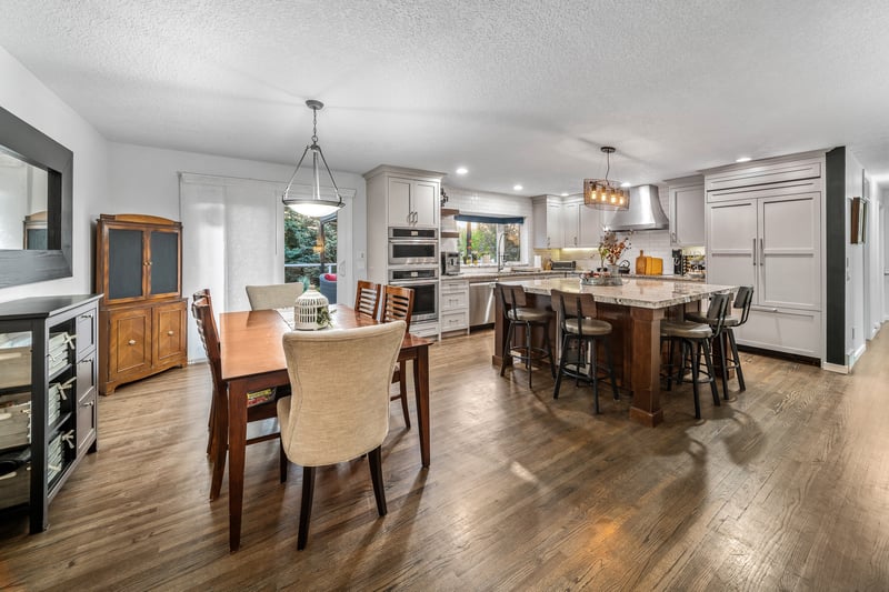 Luxury estate at 5011 Viceroy Drive Northwest, Calgary, AB — photo 9