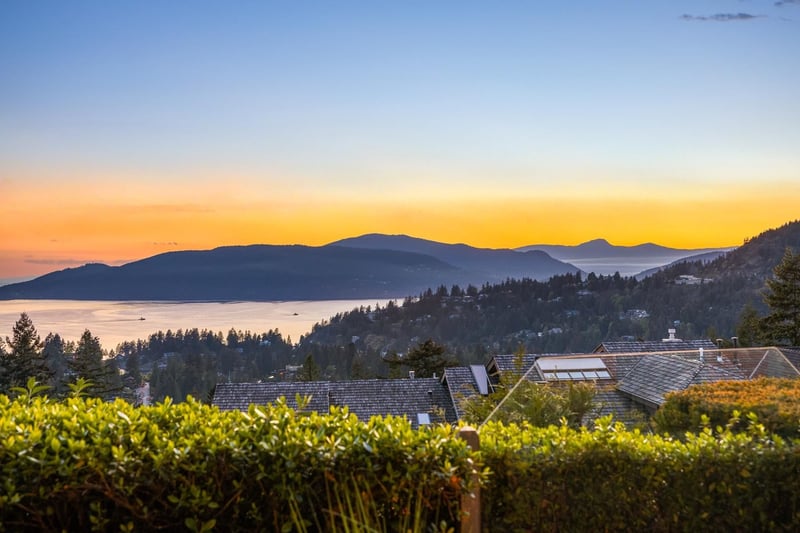 Luxury estate at 5360 Meadfeild Road, West Vancouver, BC — photo 2