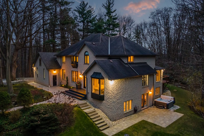 Luxury estate at 18 Elder Crescent, Hamilton, ON — photo 31