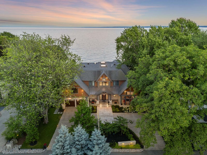 Luxury estate at 140 Secord Lane, Burlington, ON — photo 3