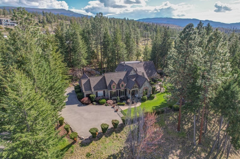 Luxury estate at 2957 Harvard Road, Kelowna, BC — photo 2