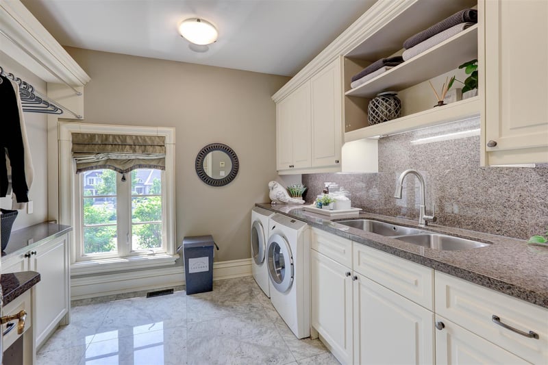 Luxury estate at 95 Eden Vale Dr, King City, ON — photo 38