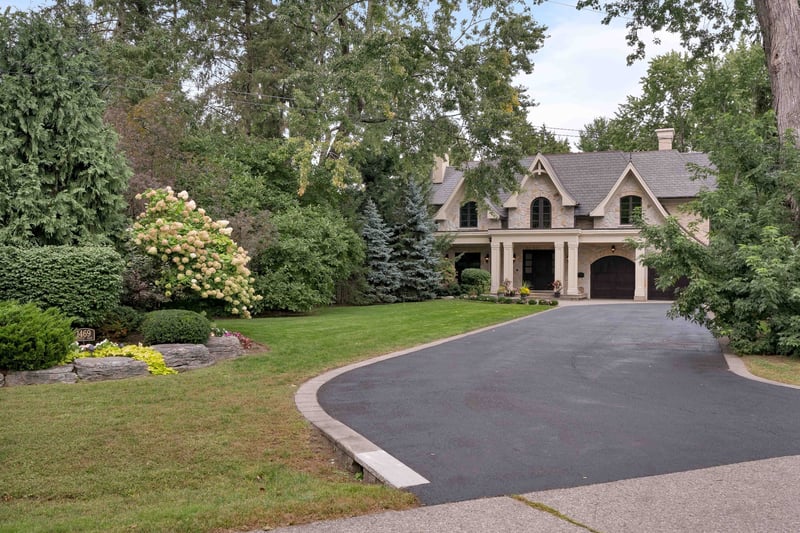 Luxury estate at 1469 Crescent Road, Mississauga, ON — photo 2