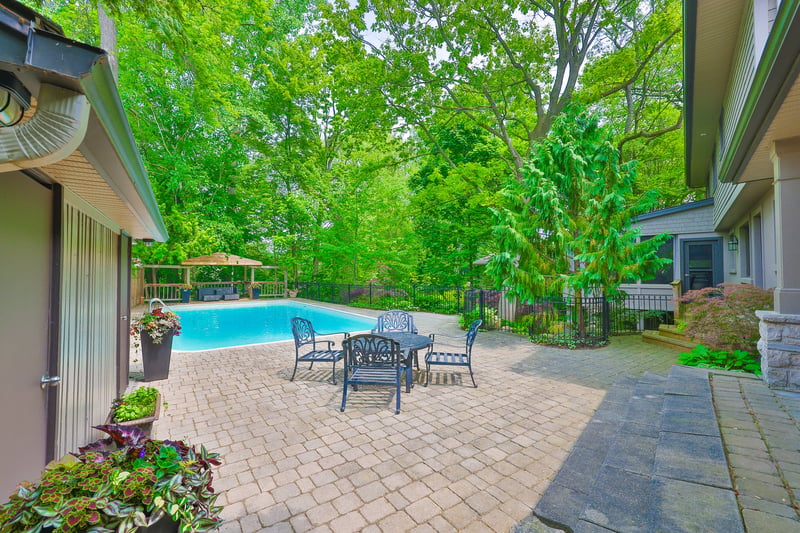 Luxury estate at 1293 Greenoaks Drive, Mississauga, ON — photo 17