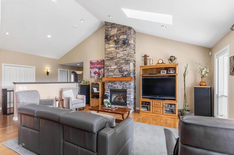 Luxury estate at 1429 Teasdale Road, Kelowna, BC — photo 5