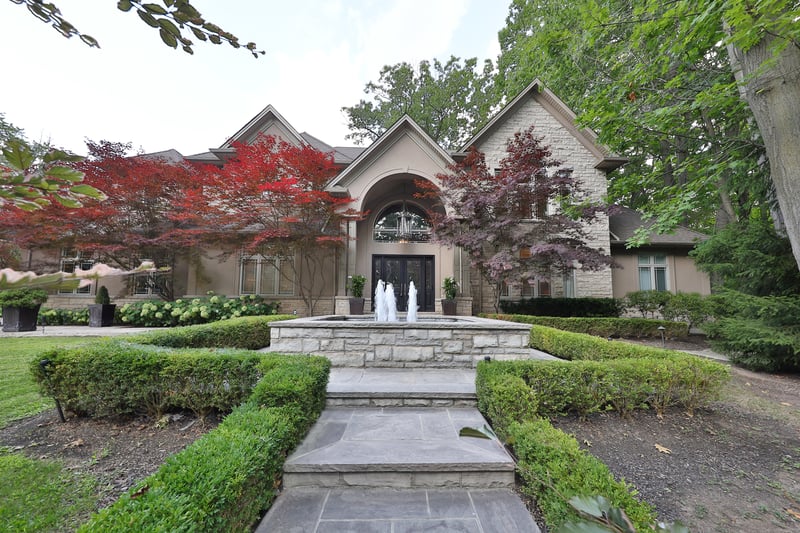 Luxury estate at 5047 Lakeshore Road, Burlington, ON — photo 5