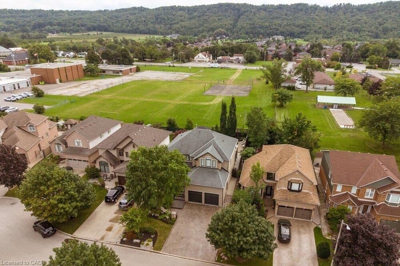Luxury estate at 55 Chianti Crescent, Hamilton, ON — photo 39
