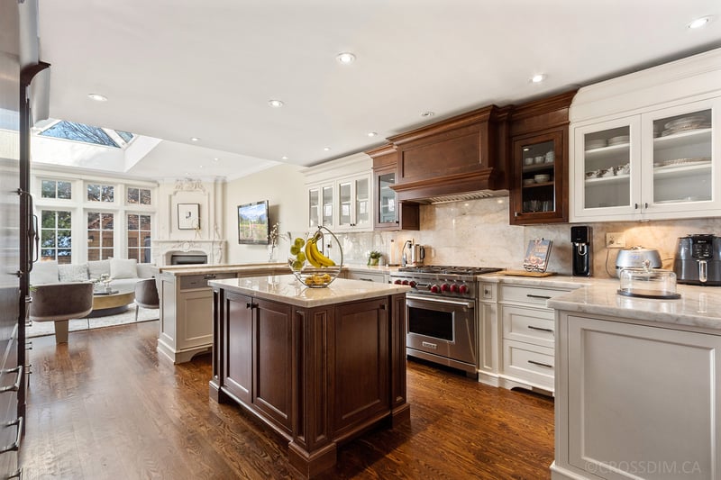 Luxury estate at 27 Strathgowan Crescent, Toronto, ON — photo 7