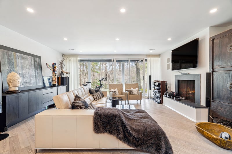 Luxury estate at 18 Timberglade Court, North York, ON — photo 20