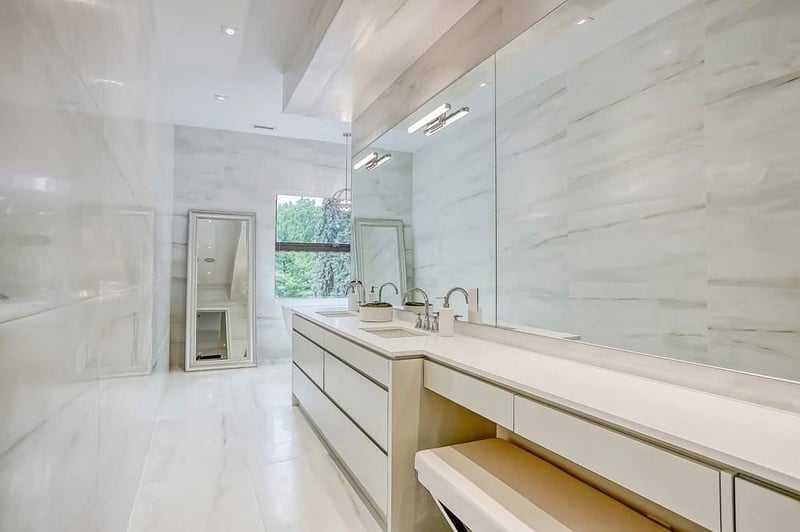 Luxury estate at 421 Chartwell Road, Oakville — photo 12