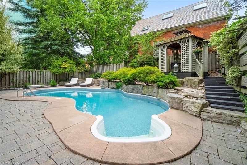 Luxury estate at 381 Queen Street South, Hamilton, ON — photo 21