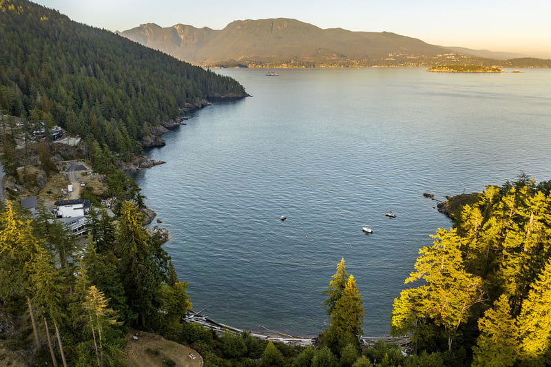 Luxury estate at 239 Shore Lane, Bowen Island, BC — photo 32