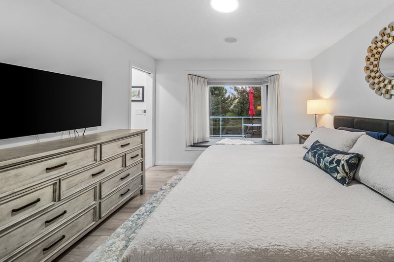 Luxury estate at 5011 Viceroy Drive Northwest, Calgary, AB — photo 15