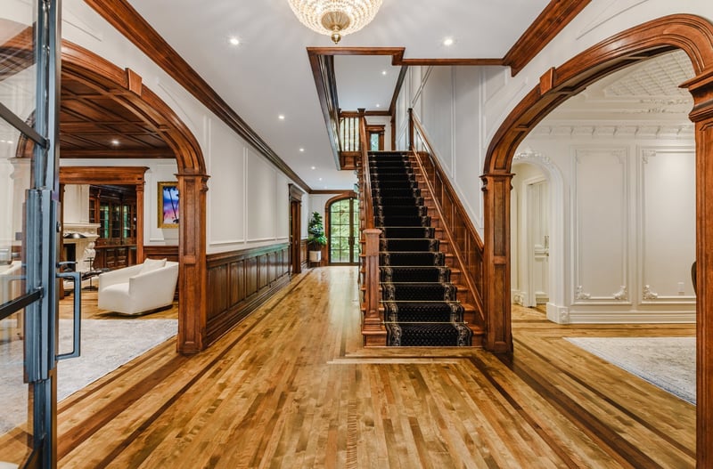 Luxury estate at 1093 Rue Béique, Mont-Saint-Hilaire, QC — photo 6