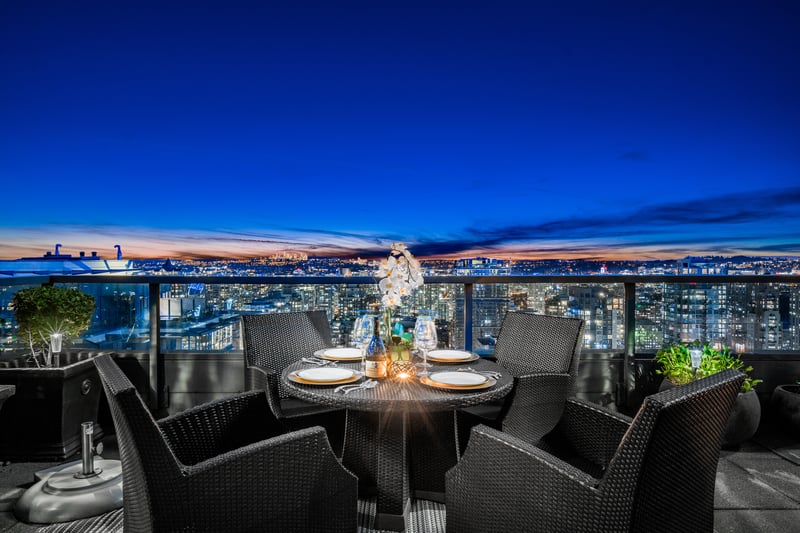 Luxury estate at PH 3000 1050 Burrard Street, Vancouver — photo 2