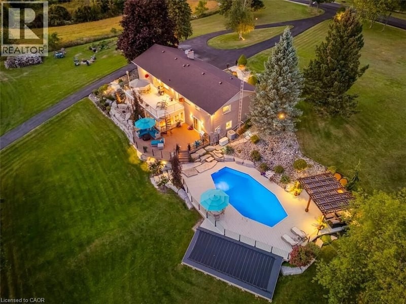 Luxury estate at 12216 Sixth Line, Acton, ON — photo 2