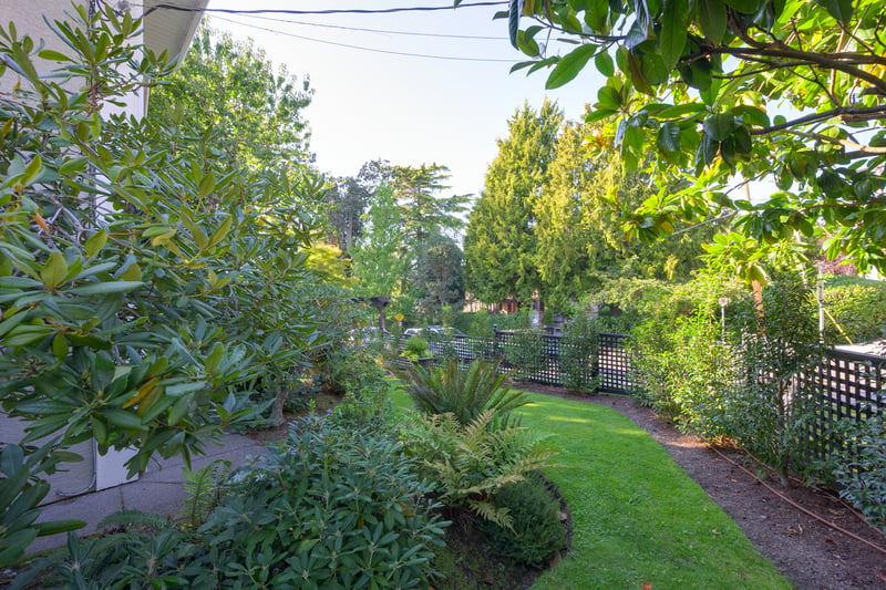 Luxury estate at 1517 Maud Street, Victoria, BC — photo 57